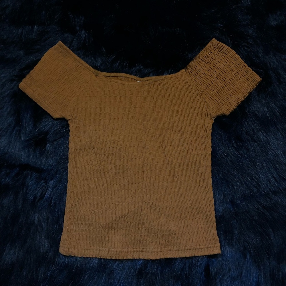 Shoulder off shirt